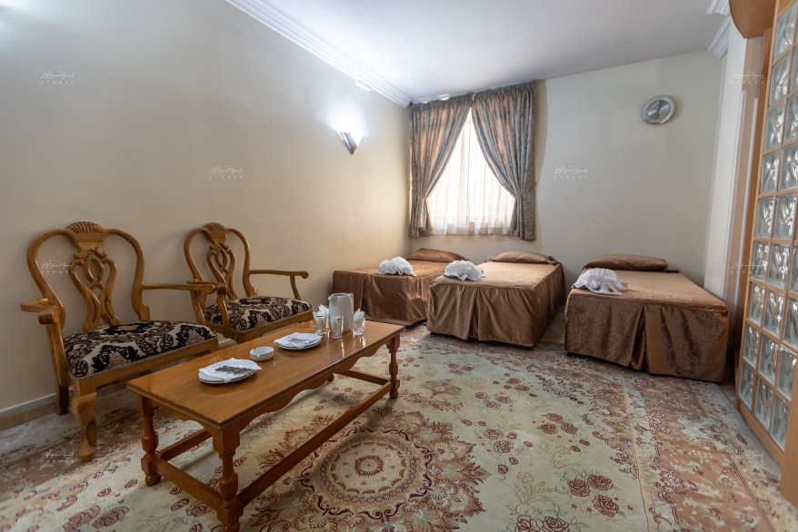 اتاق سه تخته هتل شیراز مشهد